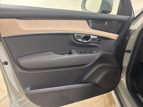 Used 2026 Volvo XC90 B6 Plus w/ Protection Package Premier image 17