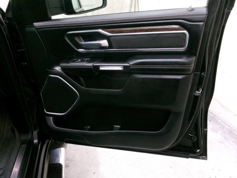 Used 2019 RAM 1500 Laramie AWD/4WD image 34