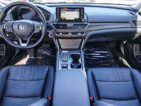 Used 2022 Honda Accord Touring image 11