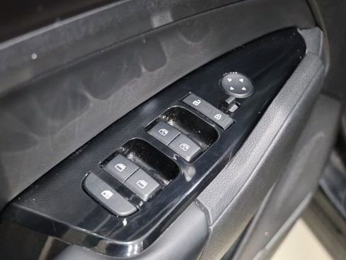 Used 2023 Kia Sportage EX image 19