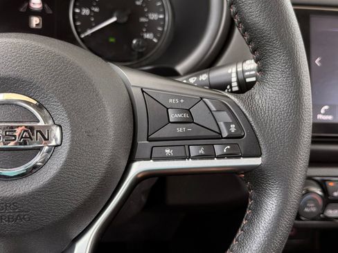 Used 2021 Nissan Kicks SR w/ SR Premium Package FWD image 33