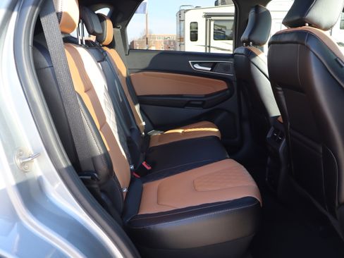 Used 2024 Ford Edge Titanium w/ Titanium Elite Package image 11