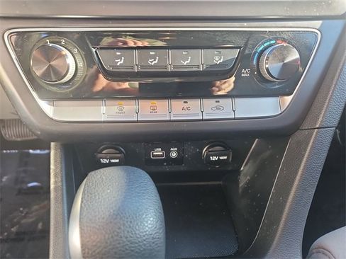 Used 2019 Hyundai Sonata SE image 16