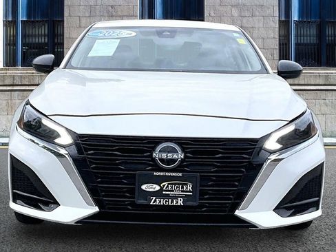 Used 2025 Nissan Altima 2.5 SV FWD image 3