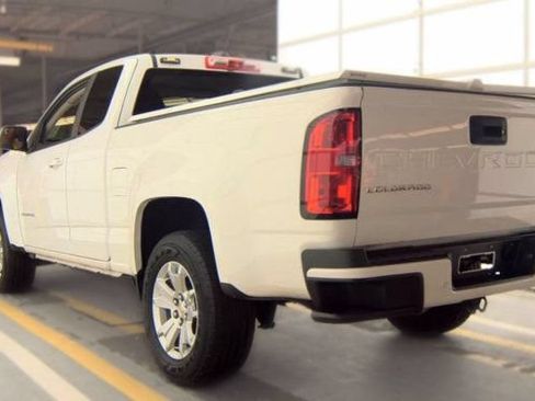 Used 2022 Chevrolet Colorado LT w/ Fleet Safety Package RWD image 2