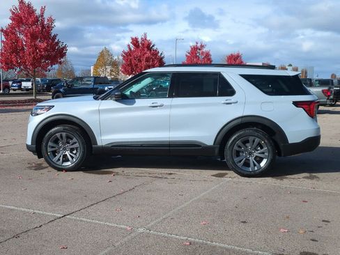 New 2026 Ford Explorer Active w/ Active Comfort Package image 5