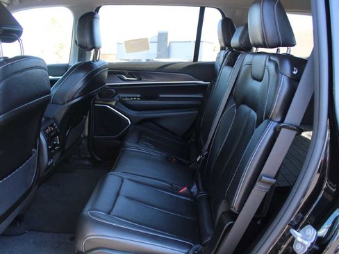 Used 2022 Jeep Grand Cherokee L Limited image 7