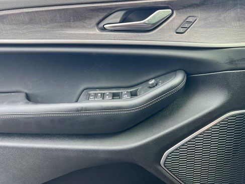 New 2025 Jeep Grand Cherokee L Limited w/ Luxury Tech Group II image 8