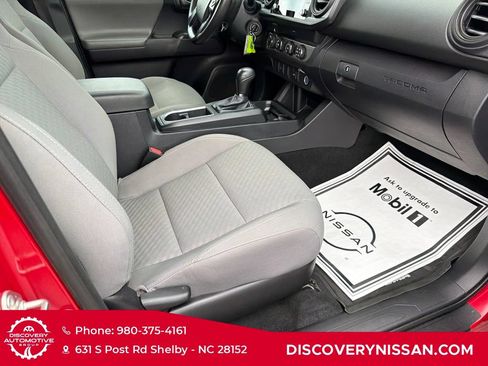 Used 2020 Toyota Tacoma SR AWD/4WD image 35