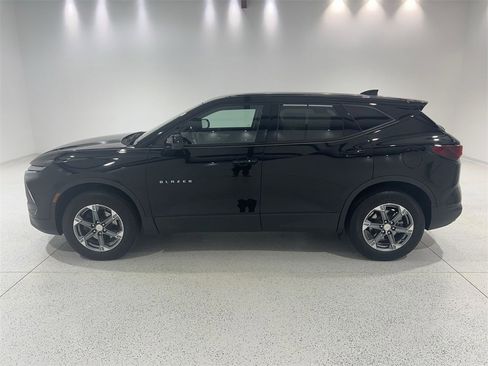 Used 2023 Chevrolet Blazer LT w/ Driver Confidence Package image 2