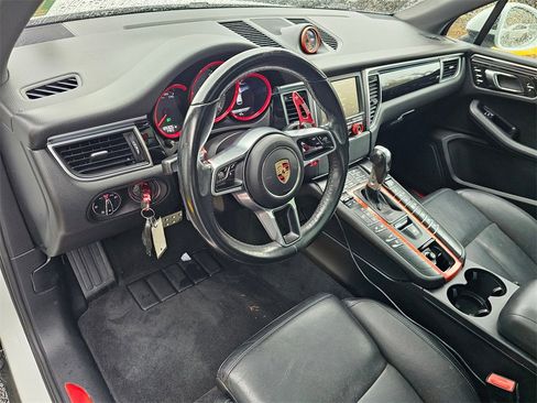 Used 2016 Porsche Macan S image 20