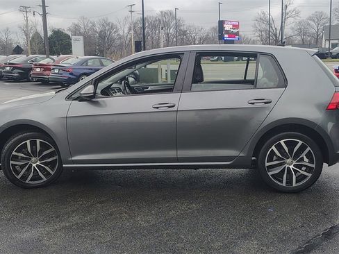Used 2017 Volkswagen Golf SE image 5