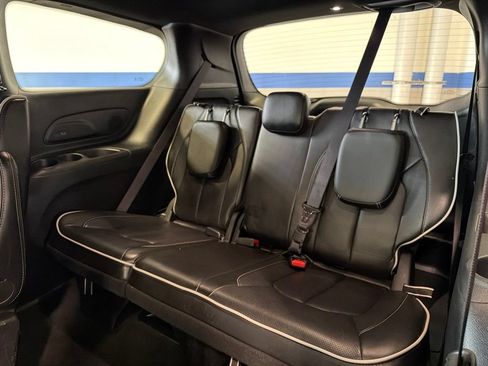 Used 2026 Chrysler Pacifica Limited w/ S Appearance Package FWD image 26