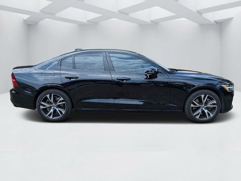 Used 2021 Volvo S60 T8 R-Design Expression AWD/4WD image 2