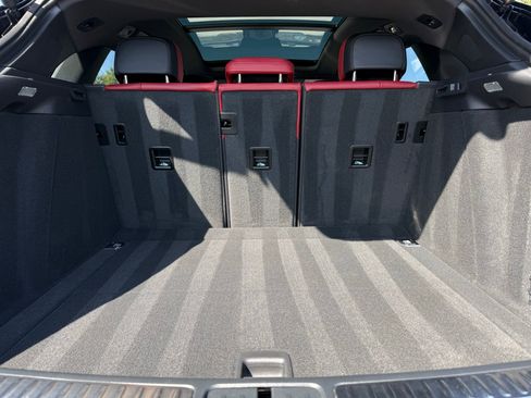 Used 2025 Porsche Macan image 33