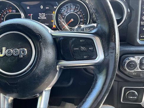 Used 2021 Jeep Wrangler Unlimited Sahara AWD/4WD image 18