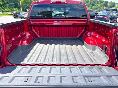 Used 2024 Chevrolet Colorado Z71 w/ Z71 Convenience Package 2 AWD/4WD image 8