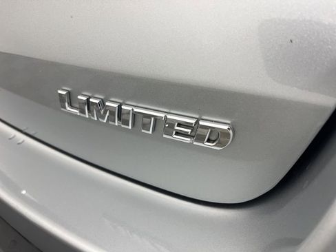 Used 2018 Toyota Highlander Limited Platinum image 19