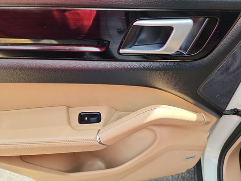 Used 2020 Porsche Cayenne AWD/4WD image 38
