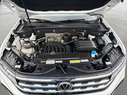 Used 2022 Volkswagen Atlas Cross Sport SEL R-Line image 33