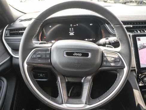 New 2025 Jeep Grand Cherokee Limited image 27