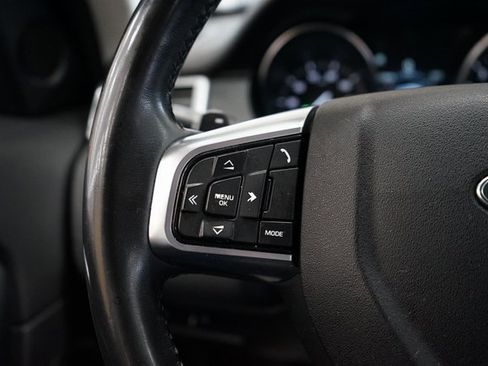 Used 2018 Land Rover Discovery Sport SE image 28