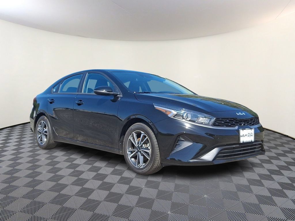 Certified 2023 Kia Forte LXS w/ LXS Technology Package FWD image 1