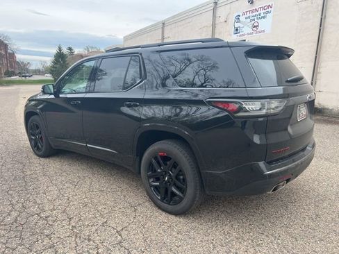 Used 2020 Chevrolet Traverse Premier w/ Redline Edition AWD/4WD image 4