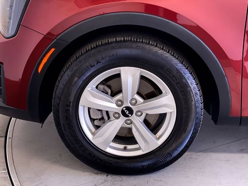 Used 2025 Kia Sorento LX FWD image 12
