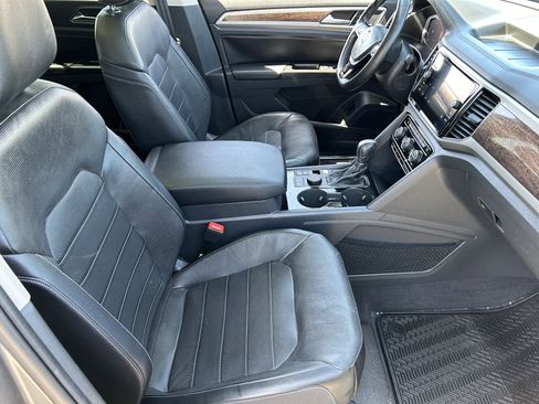 Used 2019 Volkswagen Atlas SEL Premium image 11