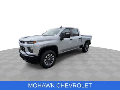 Used 2022 Chevrolet Silverado 2500 Custom w/ Custom Value Package image 4