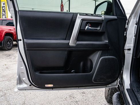 Used 2022 Toyota 4Runner SR5 RWD image 10