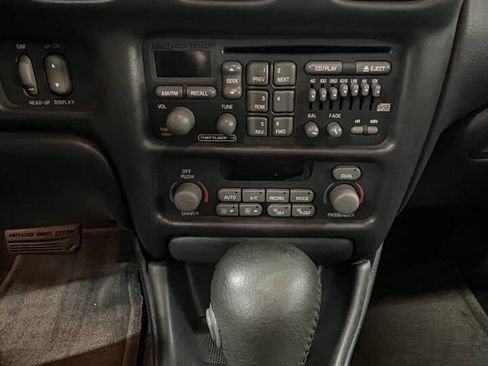 Used 1997 Pontiac Grand Prix GT w/ Opt Pkg image 20