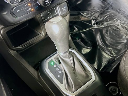 Used 2021 Jeep Renegade Latitude image 16