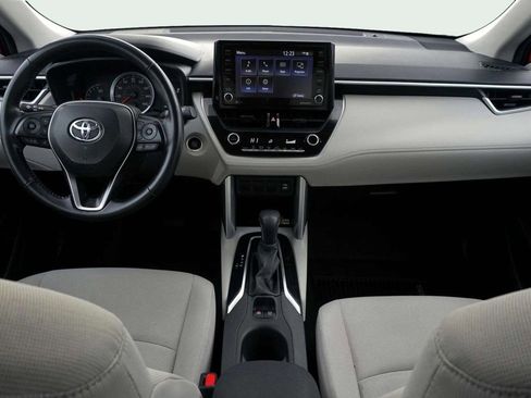 Used 2022 Toyota Corolla Cross LE image 17