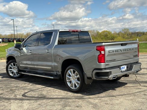 Used 2025 Chevrolet Silverado 1500 High Country w/ High Country Premium Package AWD/4WD image 2