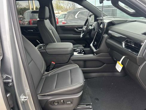 New 2026 GMC Yukon Elevation image 28