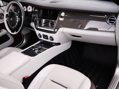 Certified 2019 Rolls-Royce Dawn RWD image 18
