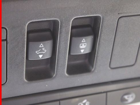 Certified 2024 Nissan Pathfinder Platinum w/ Cargo Package image 32