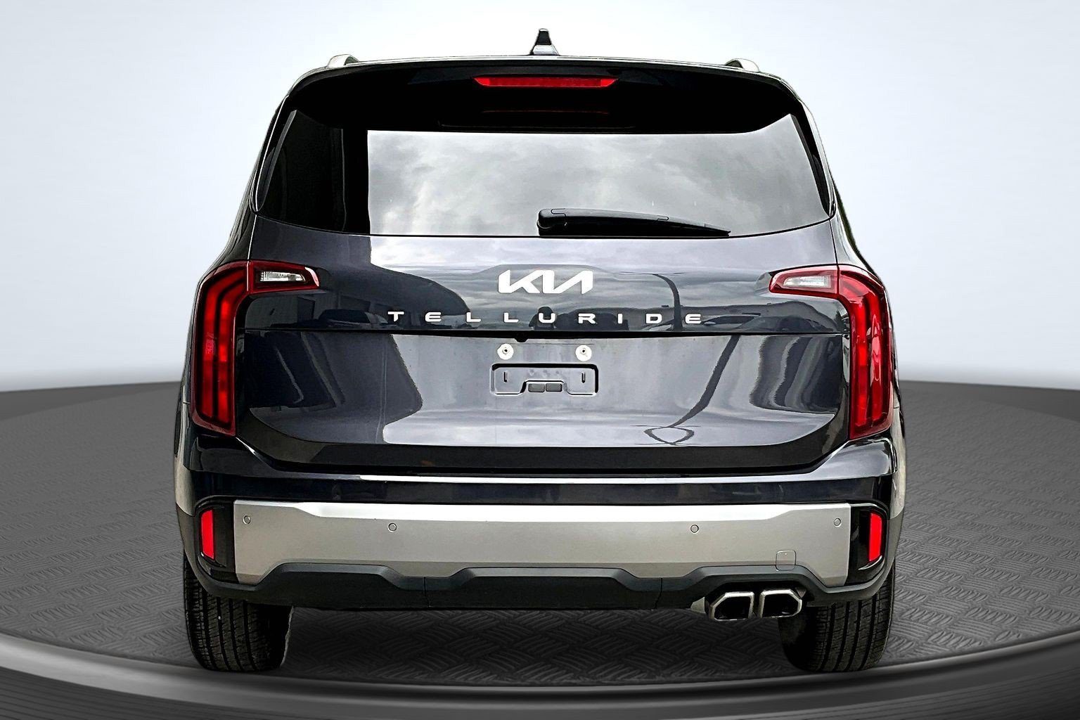 Used 2025 Kia Telluride S FWD image 4