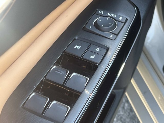 Certified 2024 Lexus ES 350 Ultra Luxury w/ Accessory Package (Z2) FWD image 29
