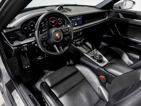 Used 2020 Porsche 911 Carrera 4S AWD/4WD image 9