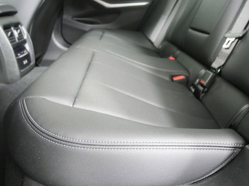 Used 2025 BMW 330i Sedan image 14