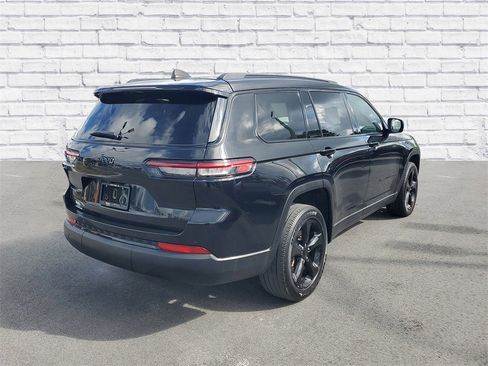 Used 2023 Jeep Grand Cherokee L Altitude image 2