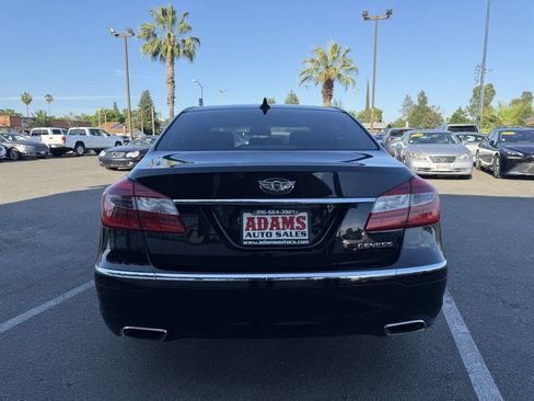 Used 2012 Hyundai Genesis 3.8 image 4