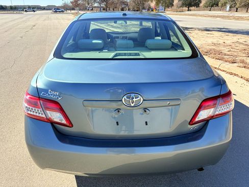 Used 2010 Toyota Camry LE image 30