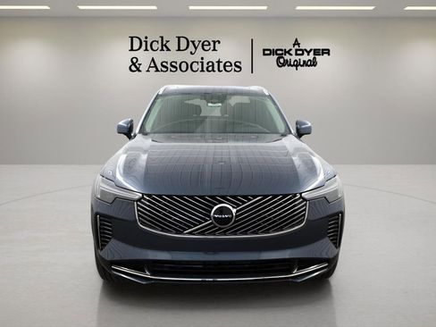 New 2025 Volvo XC90 B6 Core w/ Protection Package image 5