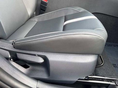Used 2025 Toyota Camry SE FWD image 16