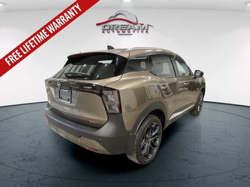New 2026 Nissan Kicks SR w/ SR Premium Package FWD image 15