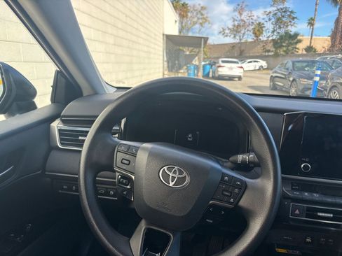 Used 2025 Toyota Camry LE image 34